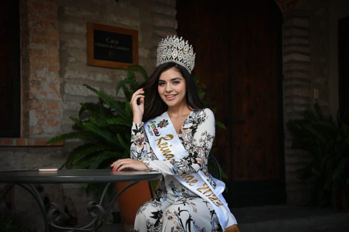 REINA FENAE 2024
