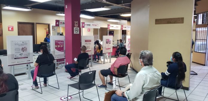 FUNCIONARIOS DE CASILLA