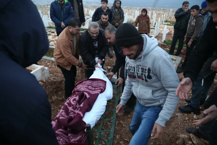 EE.UU. bombardea objetivos