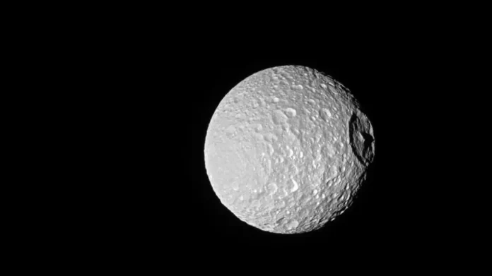 Mimas de Saturno