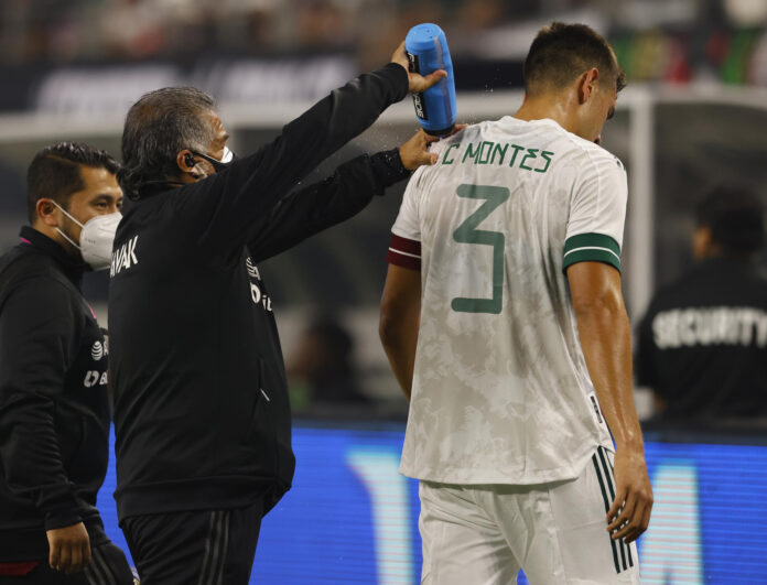 0-2.-mexico-vence-a-surinam-y-junto-a-costa-rica-se-clasifica-a-cuartos-de-la-copa-oro