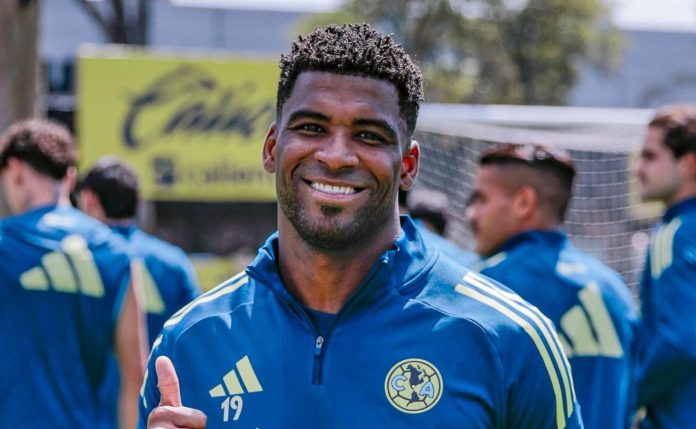 america-ficha-al-colombiano-raul-zuniga