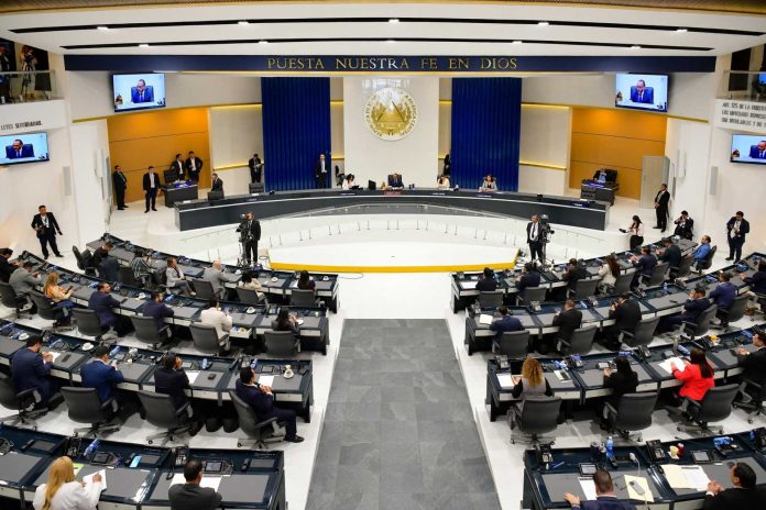 asamblea-legislativa-de-el-salvador-avala-la-reeleccion-presidencial-indefinida