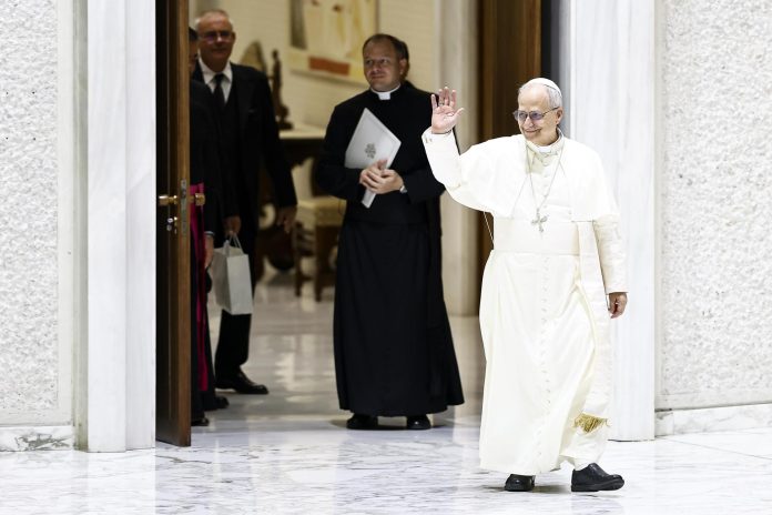 leon-xiv-pide-suplicar-a-dios-para-que-done-paz-a-todos-los-pueblos-de-la-tierra